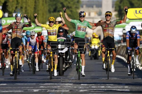  CICLISMO TOUR – París aclama a Vingegaard como nuevo rey del Tour de Francia