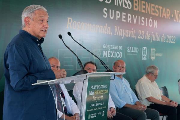  MÉXICO SALUD – López Obrador defiende la contratación de médicos cubanos en un acto en Nayarit