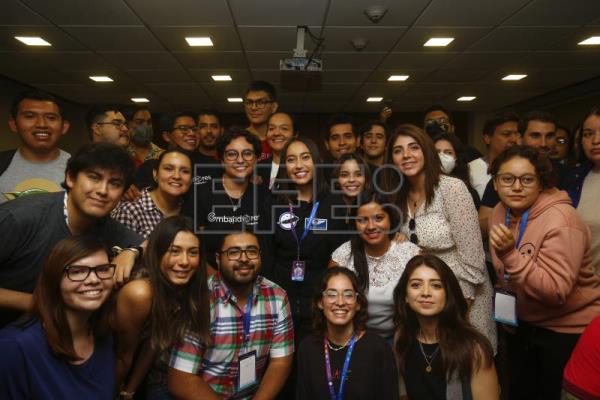 Astronauta mexicana tiene como nueva meta viajar a la Luna