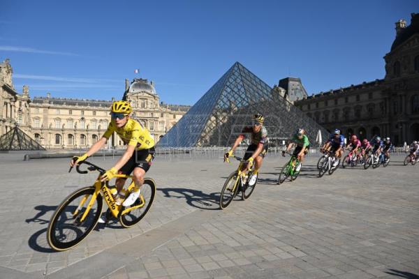 París aclama a Vingegaard como nuevo rey del Tour de Francia