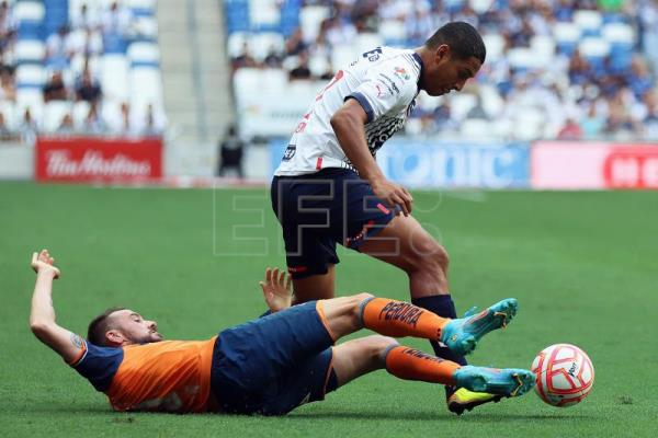 El colombiano John Stefan Medina da triunfo al Monterrey, que sigue de líder