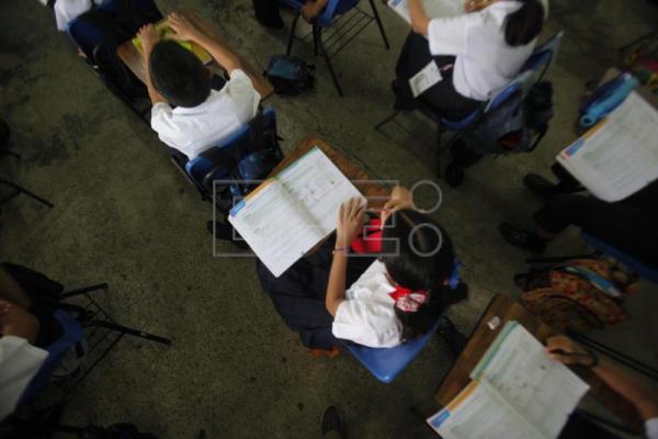 Algunas escuelas retomaron las clases pese a una huelga docente en Panamá