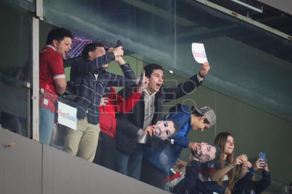 Luis Suárez se multiplica en el estadio Gran Parque Central del Nacional