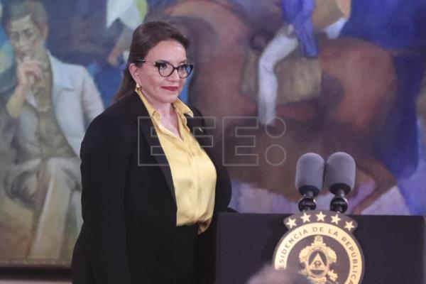  HONDURAS BID – La presidenta de Honduras fortalece las relaciones con el BID