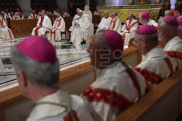 Indígenas canadienses esperaban algo más de la petición de perdón del papa