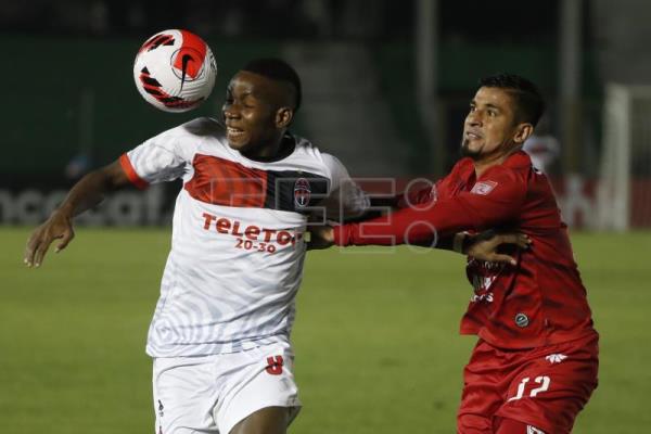 1-1. El Sporting San Miguelito panameño araña la victoria en Guatemala