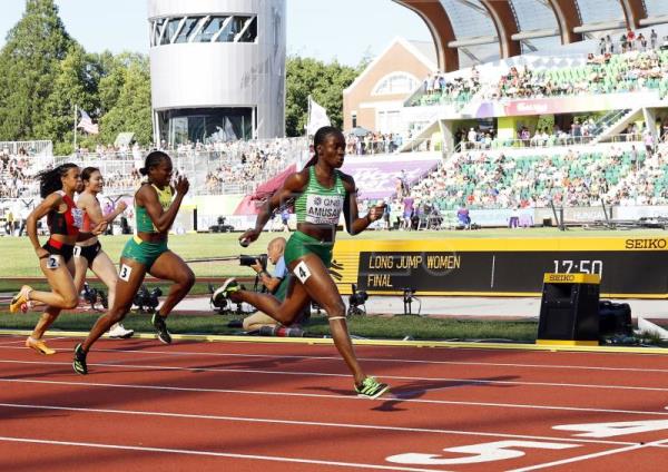  ATLETISMO MUNDIALES – Amusan, oro en la final de 100 m vallas y récord mundial en semifinales