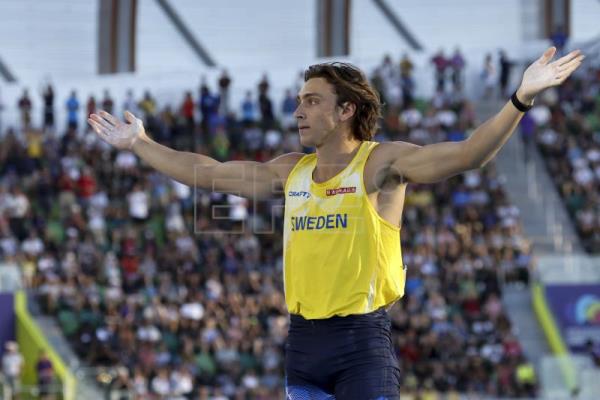 Duplantis consigue el oro que le faltaba con nuevo récord del mundo (6,21)