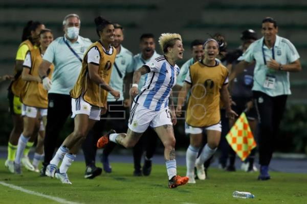 3-1. Argentina remonta en 15 minutos ante Paraguay y se clasifica al Mundial