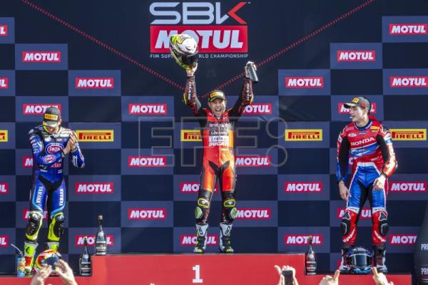 Álvaro Bautista gana la Carrera 1 de Most y es más líder del Mundial SBK