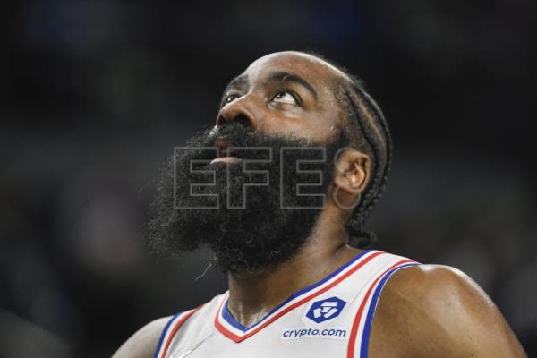  BALONCESTO NBA – La NBA investiga posibles irregularidades en el contrato de Harden con los 76ers