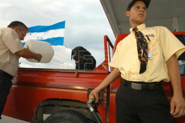  HONDURAS COMBUSTIBLES – El precio de los combustibles en Honduras bajará entre 13 y 20 centavos de dólar