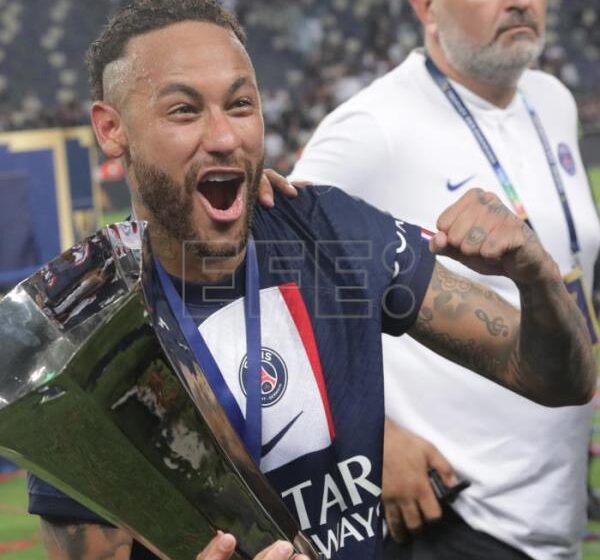  FÚTBOL SUPERCOPA FRANCIA – Neymar: «Si Kylian, Leo y yo estamos bien, el PSG estará bien»