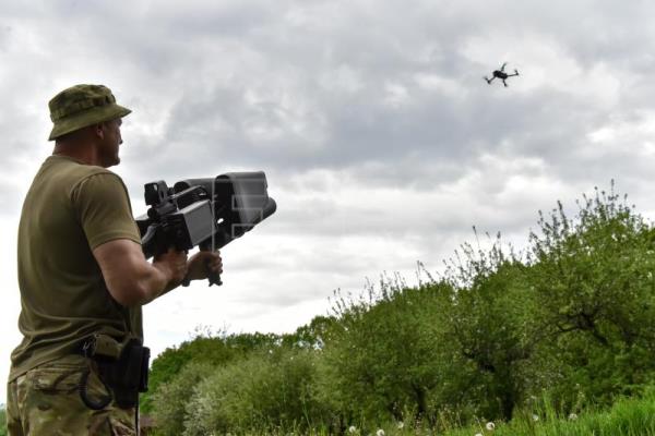  UCRANIA GUERRA – Rusia acusa a Ucrania de atacar con un dron cuartel de la Armada en Crimea