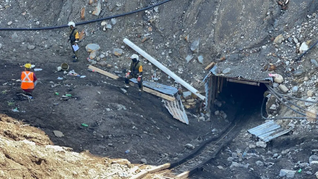  Nueve mineros quedan atrapados en norte de México tras derrumbe en mina