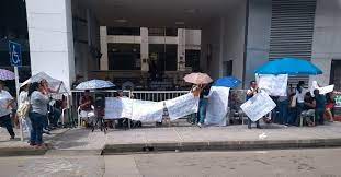  Protesta en el Hospital San Vicente de Arauca, lo dejaron sin recursos y deben 3 meses de salarios a los trabajadores