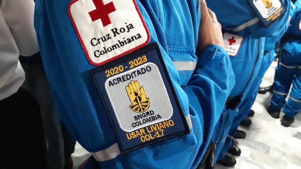  Sobre búsqueda y rescate con cuerdas se capacita personal de la Cruz Roja Seccional