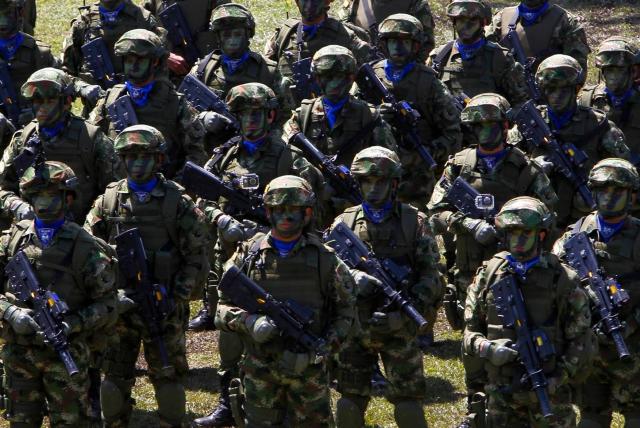  Seiscientos soldados cuidaron a las gentes durante las festividades en Meta, Guaviare y Vaupés