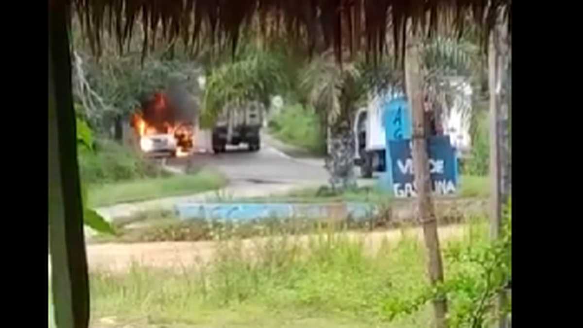  Aflora el terrorismo en el Meta. Dos automotores fueron quemados una semana