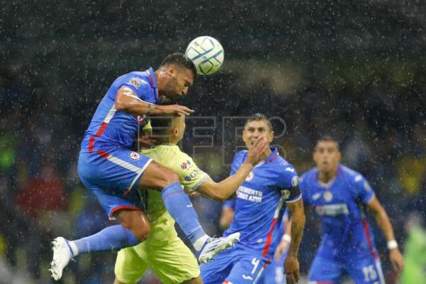 El América le propina una goleada histórica al Cruz Azul y sube al cuarto lugar