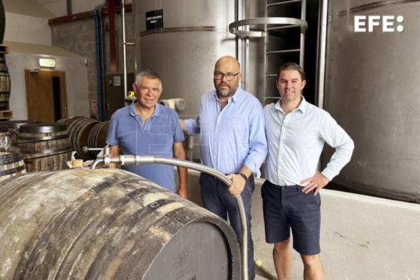 Destilería irlandesa "salva" barriles españoles centenarios para su whiskey