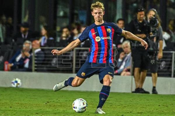  FÚTBOL REAL SOCIEDAD-BARCELONA – De Jong ocupa el puesto de Busquets en el Barcelona; Kubo, titular en la Real