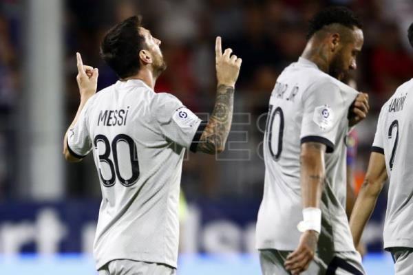  FÚTBOL FRANCIA: CLERMONT-PSG – 0-5. Neymar y Messi se divierten en el firme estreno del PSG
