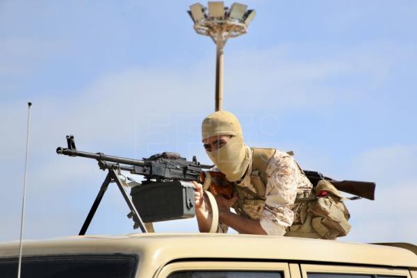  LIBIA CRISIS – Grupos armados rivales vuelven a enfrentarse en Trípoli