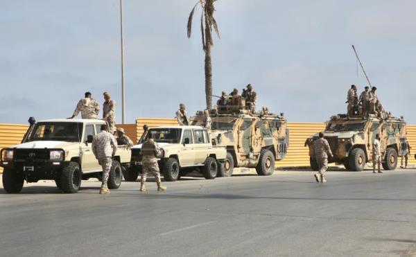 Grupos armados rivales vuelven a enfrentarse en Trípoli