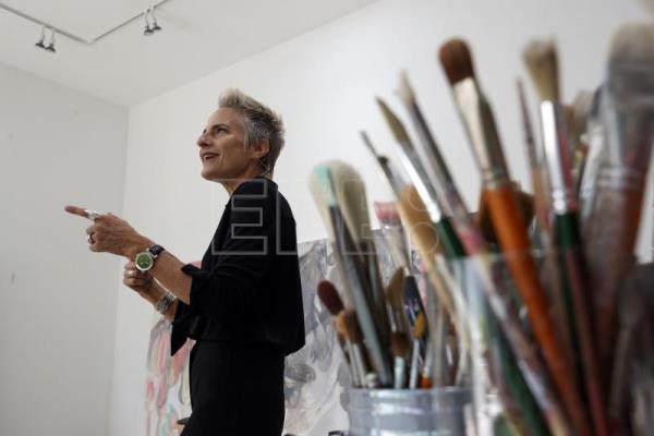 La mexicana María José Romero recibe dos premios en París por su obra Flow