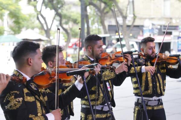  MÉXICO MÚSICA – Encuentro de mariachis llena de música y color el oeste de México