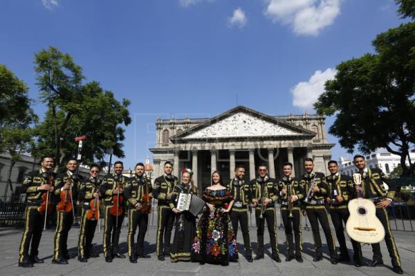 Encuentro de mariachis llena de música y color el oeste de México