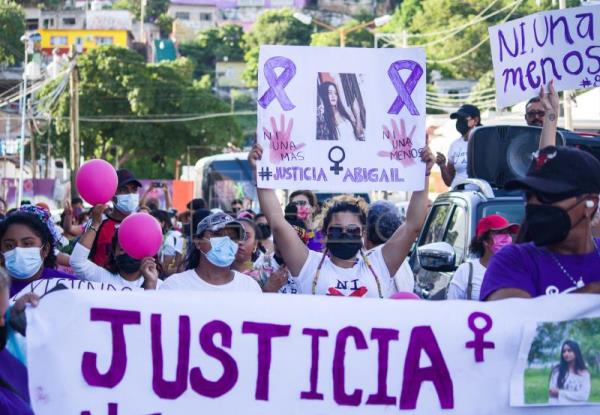  MÉXICO VIOLENCIA – Familiares de joven muerta en celda policial en México piden justicia