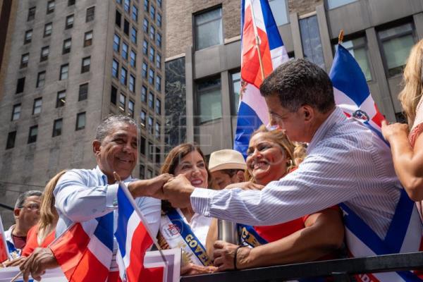  EEUU DESFILE DOMINICANO – Dominicanos desfilan en Nueva York para celebrar sus logros