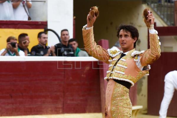 Tarde triunfal en Huesca, a medias en Pontevedra y decepción en San Sebastián