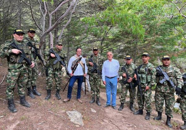 Petro recibe la bendición de los indígenas y visita un parque natural antes de la posesión