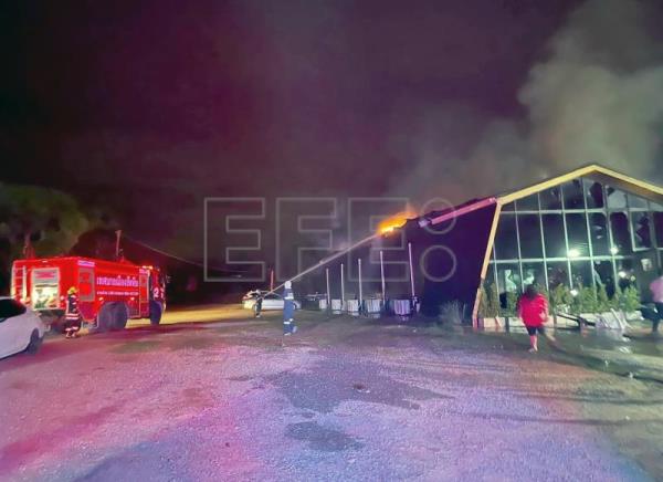  TAILANDIA INCENDIO – Mueren 13 personas y 37 resultan heridas en un incendio en una discoteca de Tailandia