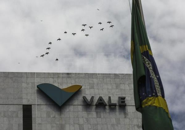  BRASIL VERTIDO – El Gobierno brasileño multa con 17 millones de dólares a Vale por desastre minero