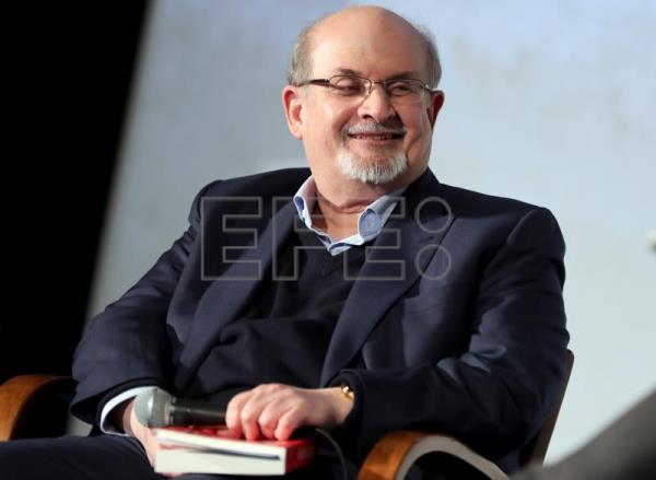  SALMAN RUSHDIE – EE.UU. considera «repugnante» que Irán culpe a Rushdie del ataque que sufrió