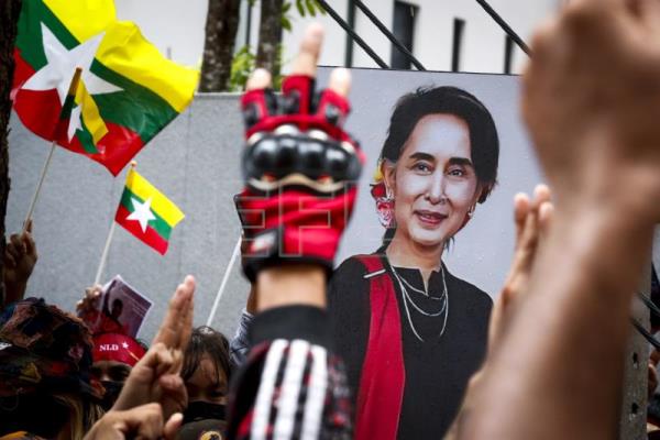  BIRMANIA CRISIS – Condenan a otros seis años de cárcel a Aung San Suu Kyi en Birmania