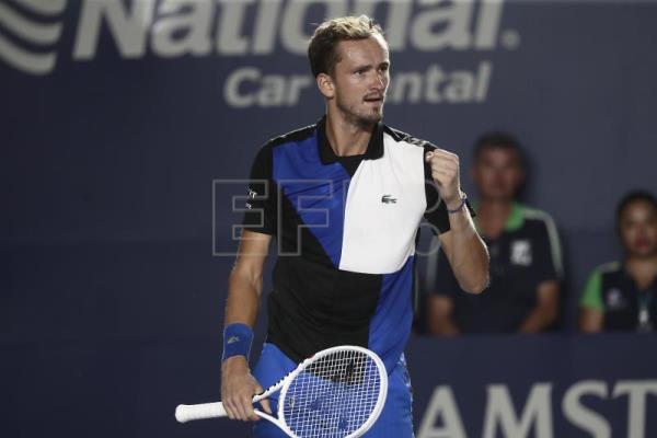  TENIS ABIERTO DE ACAPULCO – Medvedev derrota en sets corridos a Norrie y gana el título en Los Cabos