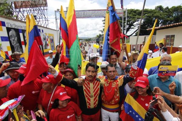 Fiesta en la frontera de Colombia con Venezuela por la investidura de Petro
