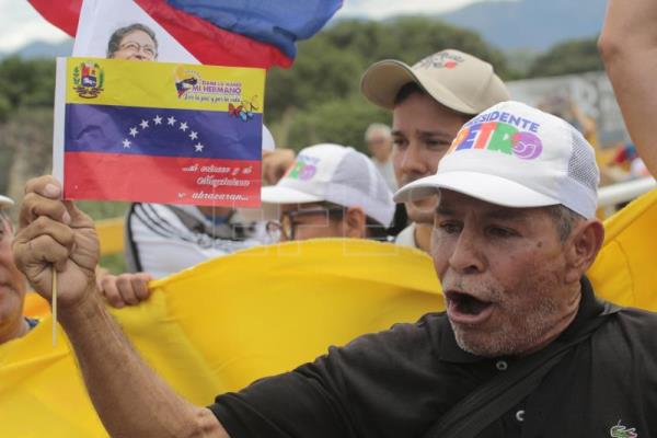 Fiesta en la frontera de Colombia con Venezuela por la investidura de Petro