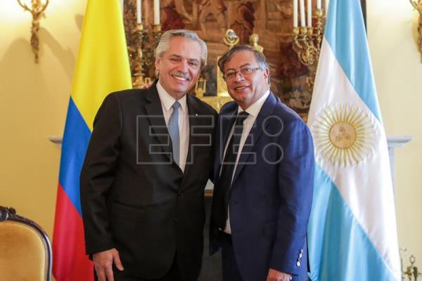  COLOMBIA INVESTIDURA – Fernández invita a Petro a una visita oficial a Argentina en los próximos meses