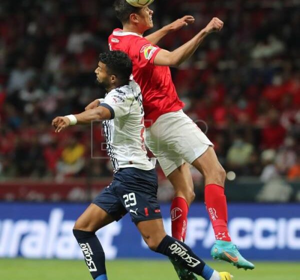  FÚTBOL MÉXICO – El uruguayo Rodrigo Aguirre rescata empate de Monterrey ante el líder Toluca