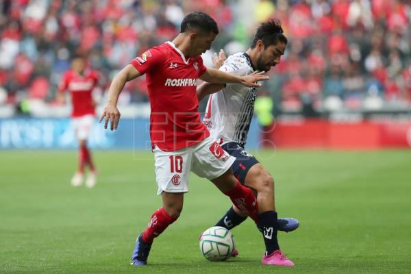 El uruguayo Rodrigo Aguirre rescata empate de Monterrey ante el líder Toluca