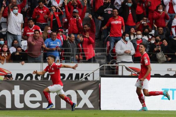 El uruguayo Rodrigo Aguirre rescata empate de Monterrey ante el líder Toluca