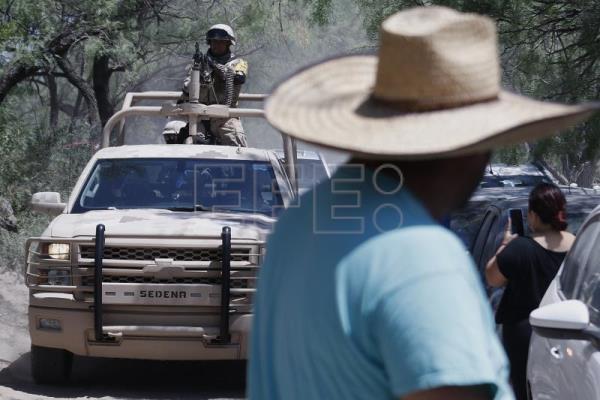 López Obrador prioriza el rescate de los mineros y promete que habrá justicia