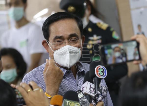  TAILANDIA GOBIERNO – La justicia suspende al primer ministro de Tailandia por límite de mandato
