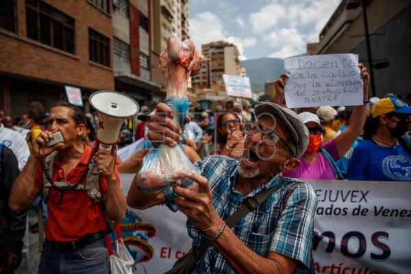  VENEZUELA PROTESTAS – Empleados públicos venezolanos mantienen protestas contra la desmejora salarial